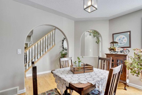 251 Lakeview Cove, Chestermere, AB - Indoor Photo Showing Dining Room