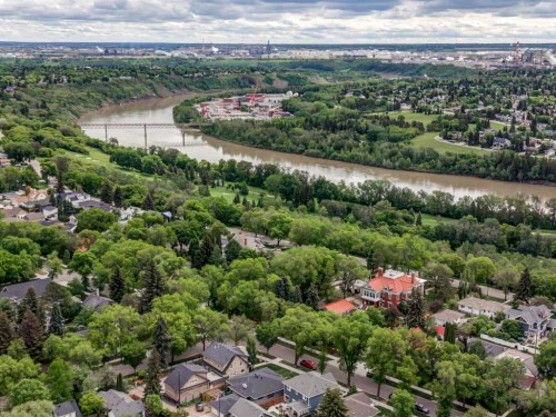 6417 112 Avenue, Edmonton, AB 