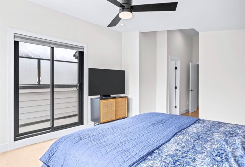 1-826 7Th Street, Canmore, AB - Indoor Photo Showing Bedroom