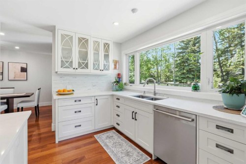 245249 Range Road 31A, Rural Rocky View County, AB - Indoor Photo Showing Kitchen With Double Sink
