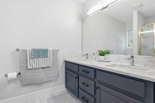 245249 Range Road 31A, Rural Rocky View County, AB - Indoor Photo Showing Bathroom