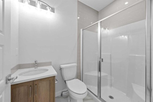 2112 152 Avenue Nw, Calgary, AB - Indoor Photo Showing Bathroom