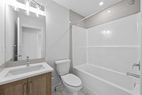 2112 152 Avenue Nw, Calgary, AB - Indoor Photo Showing Bathroom