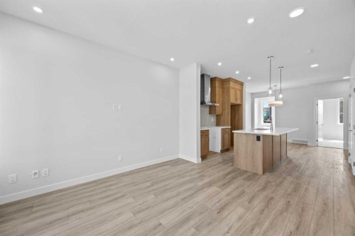 2112 152 Avenue Nw, Calgary, AB - Indoor Photo Showing Kitchen