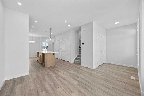 2112 152 Avenue Nw, Calgary, AB - Indoor