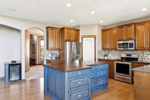 35 Tremblant Point Sw, Calgary, AB 