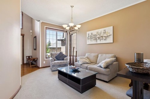 35 Tremblant Point Sw, Calgary, AB 