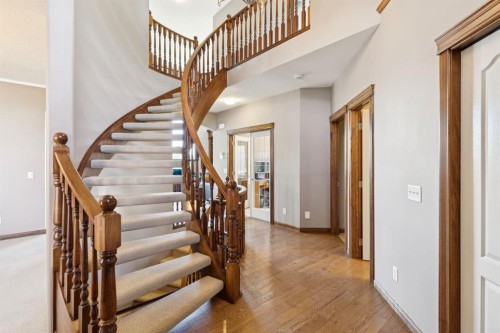 35 Tremblant Point Sw, Calgary, AB 