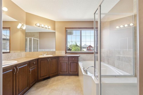 35 Tremblant Point Sw, Calgary, AB 