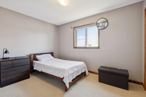 35 Tremblant Point Sw, Calgary, AB 