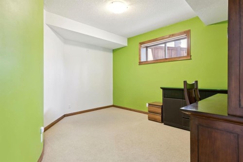35 Tremblant Point Sw, Calgary, AB 