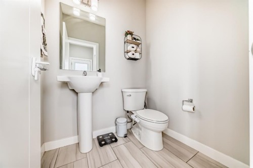 226 Chelsea Heath, Chestermere, AB 