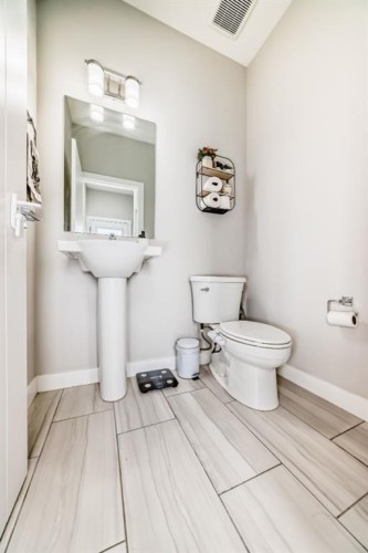226 Chelsea Heath, Chestermere, AB 