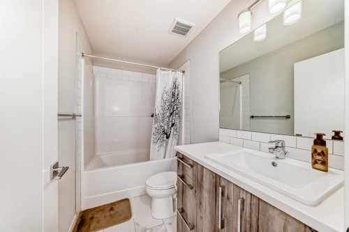 226 Chelsea Heath, Chestermere, AB 