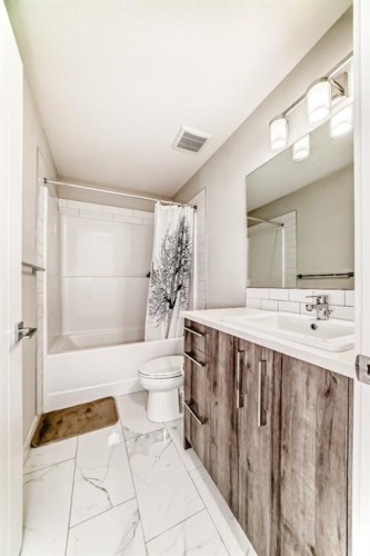 226 Chelsea Heath, Chestermere, AB 