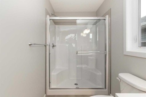504 Kitstone Gate, Carstairs, AB - Indoor Photo Showing Bathroom