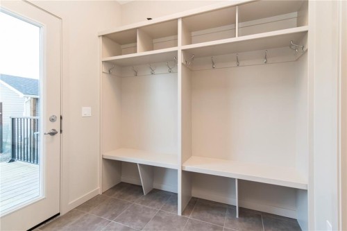 504 Kitstone Gate, Carstairs, AB - Indoor With Storage