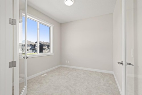 118 Sora Gardens Se, Calgary, AB 