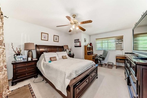 182 Somerglen Road Sw, Calgary, AB 