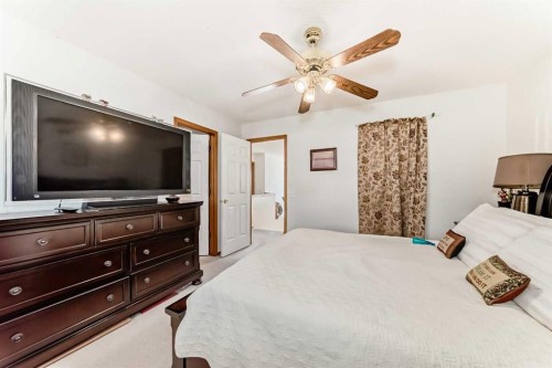 182 Somerglen Road Sw, Calgary, AB 