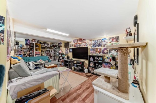182 Somerglen Road Sw, Calgary, AB 