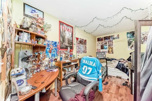 182 Somerglen Road Sw, Calgary, AB 