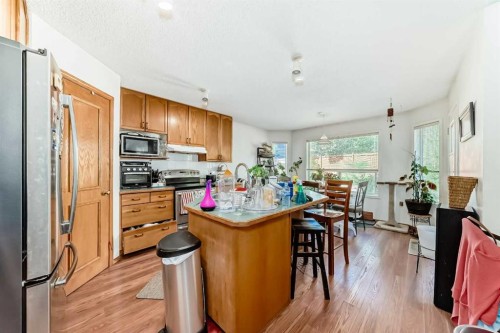 182 Somerglen Road Sw, Calgary, AB 