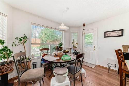 182 Somerglen Road Sw, Calgary, AB 