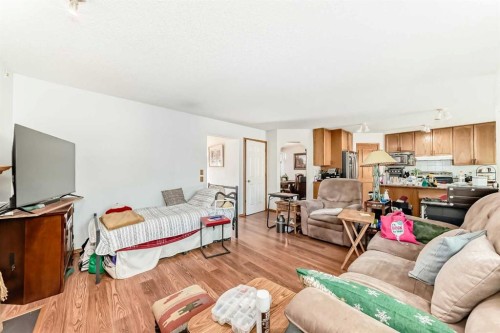 182 Somerglen Road Sw, Calgary, AB 