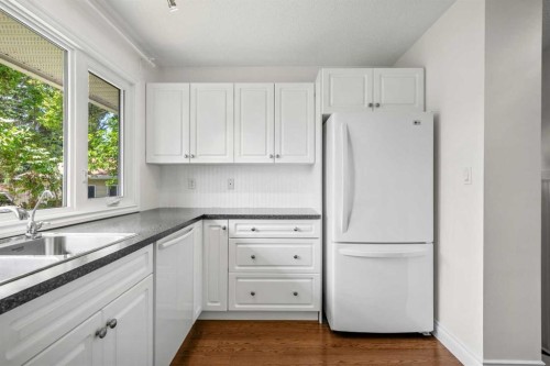 452 Parkridge Rise Se, Calgary, AB 