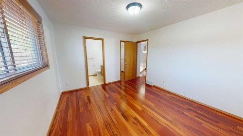 60 Sunmeadows Court Se, Calgary, AB - Indoor Photo Showing Other Room