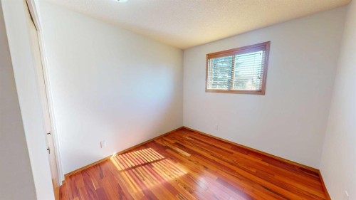 60 Sunmeadows Court Se, Calgary, AB - Indoor Photo Showing Other Room