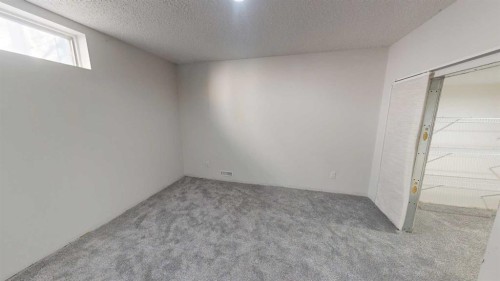 60 Sunmeadows Court Se, Calgary, AB - Indoor Photo Showing Other Room