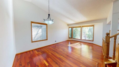 60 Sunmeadows Court Se, Calgary, AB - Indoor Photo Showing Other Room