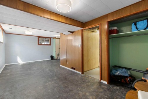 1622 Strathcona Street, Crossfield, AB - Indoor