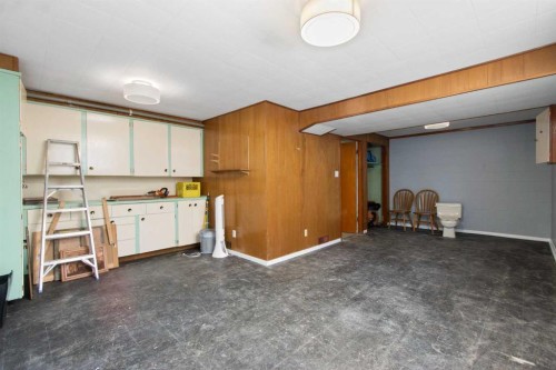 1622 Strathcona Street, Crossfield, AB - Indoor Photo Showing Other Room