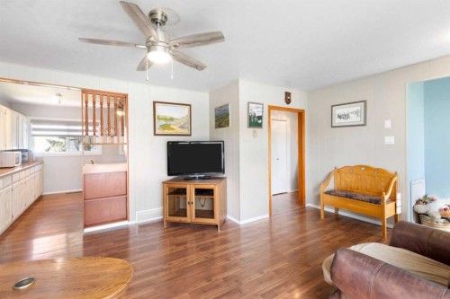 1622 Strathcona Street, Crossfield, AB - Indoor