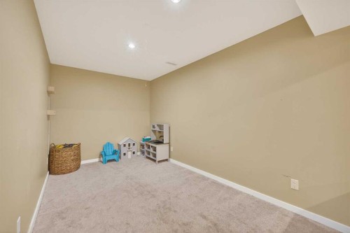52 Reunion Close Nw, Airdrie, AB - Indoor Photo Showing Other Room