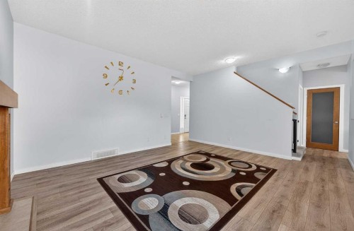52 Reunion Close Nw, Airdrie, AB - Indoor Photo Showing Kitchen
