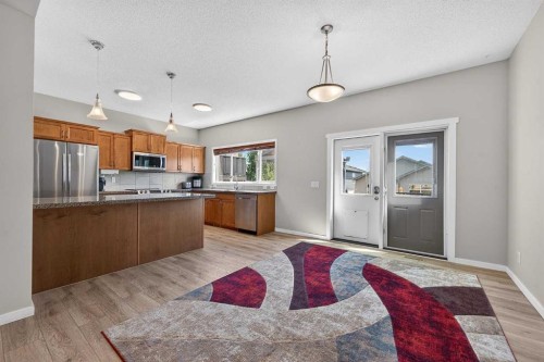 52 Reunion Close Nw, Airdrie, AB - Indoor Photo Showing Kitchen