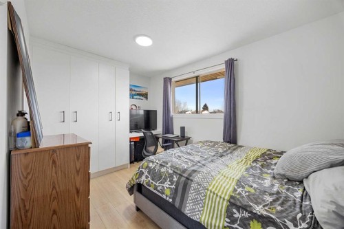 123 Radley Place Se, Calgary, AB - Indoor Photo Showing Bedroom