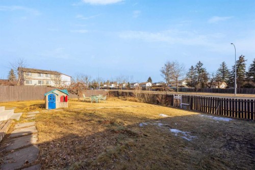 123 Radley Place Se, Calgary, AB - Outdoor