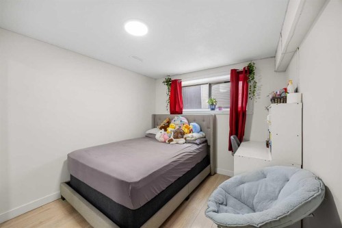 123 Radley Place Se, Calgary, AB - Indoor Photo Showing Bedroom