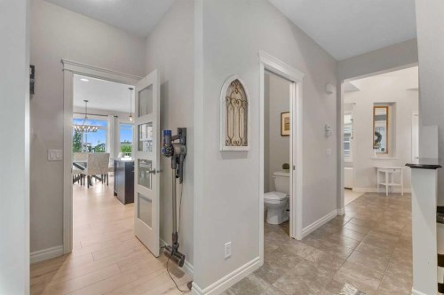 347 Hillcrest Heights Sw, Airdrie, AB - Indoor Photo Showing Other Room