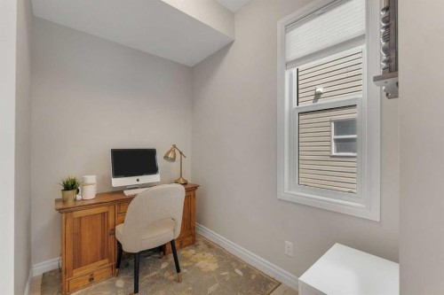 347 Hillcrest Heights Sw, Airdrie, AB - Indoor Photo Showing Office