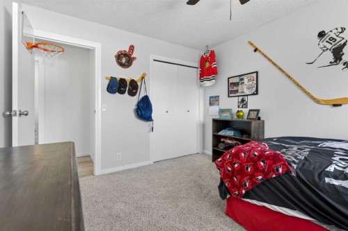345 9 Street Se, Three Hills, AB - Indoor Photo Showing Bedroom