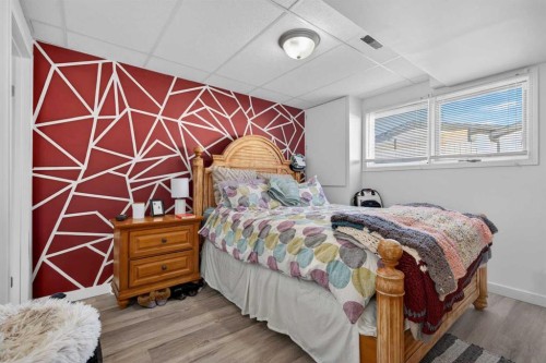 345 9 Street Se, Three Hills, AB - Indoor Photo Showing Bedroom