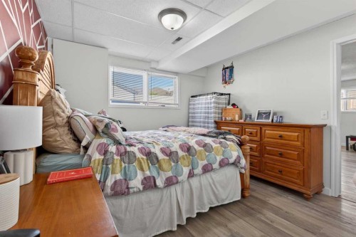 345 9 Street Se, Three Hills, AB - Indoor Photo Showing Bedroom