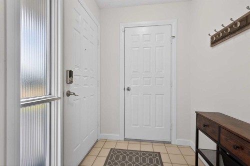 345 9 Street Se, Three Hills, AB - Indoor Photo Showing Other Room
