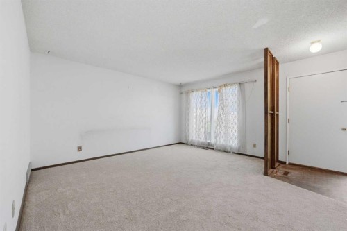 222 Marlborough Way Ne, Calgary, AB 